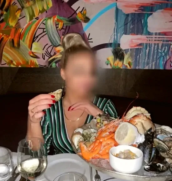 Amina, 32