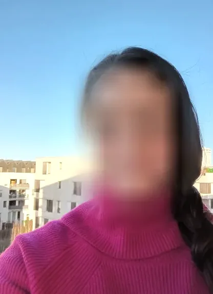 Amira, 39