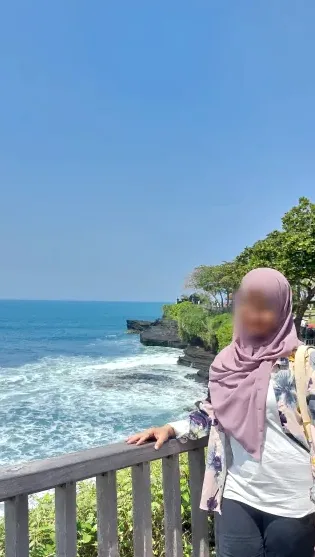 Camilla, 37