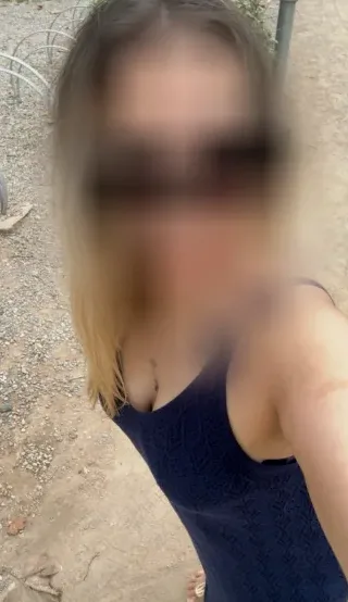 Clara, 40