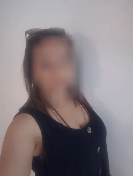 Clara, 38
