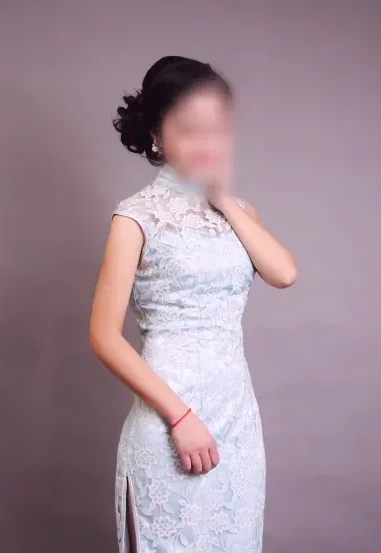 Ella, 28