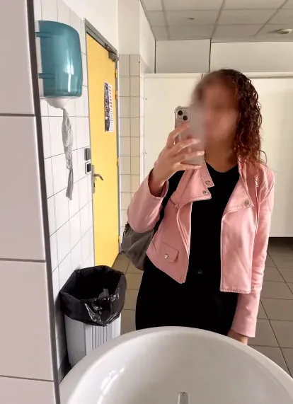 Ellie, 20