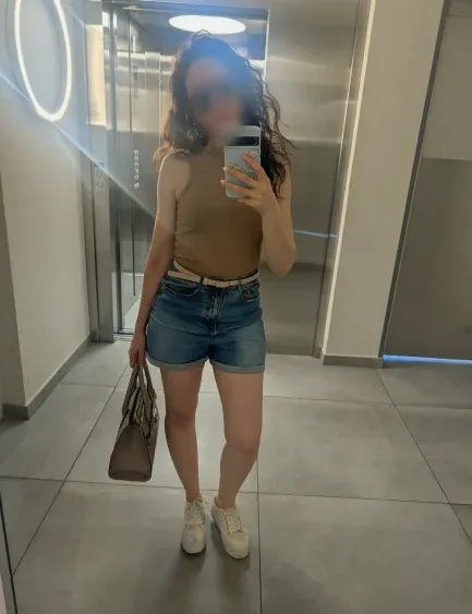 Emilia, 40