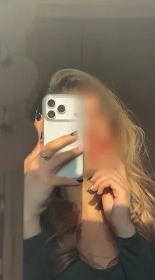 Emilie, 20