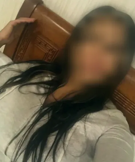 Emilie, 31