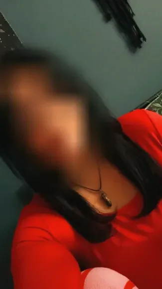 Ivana, 30
