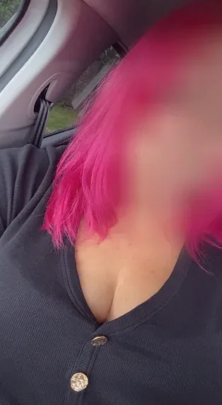 Julie, 37