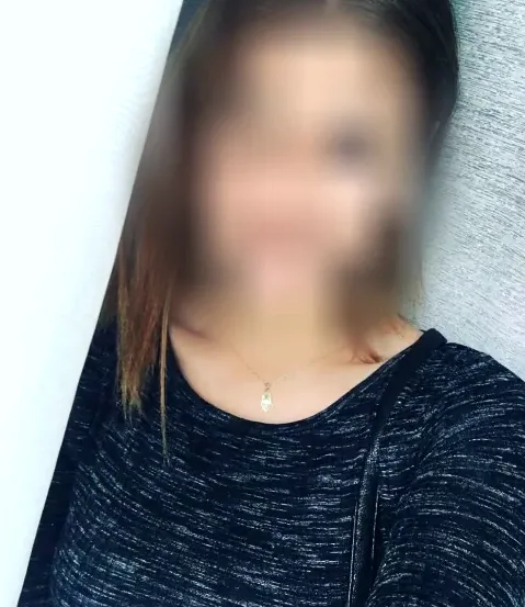 Yasmin, 32